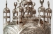 Національний музей історії України: Кришка бахурниці має вигляд купола мечеті з мінаретами, вершини яких увінчані зіркою та півмісяцями. 
