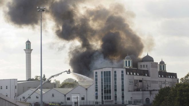 В Лондоне подожгли мечеть