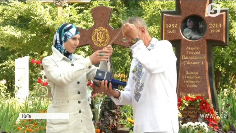 Чеченські добровольці Осмаєв та Окуєва стали першими, хто отримав нагороду імені Марка Паславського
