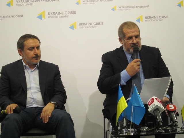 Лидеры крымских татар призвали к блокаде полуострова
