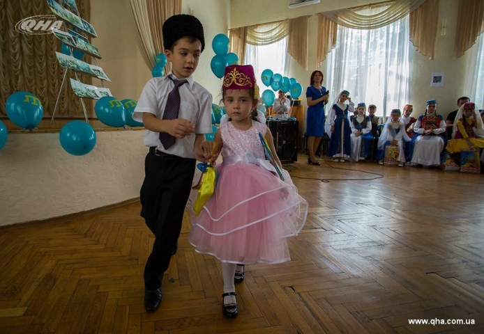 Когда дети вернутся в Крым, они будут знать крымскотатарский язык и культуру, — активисты