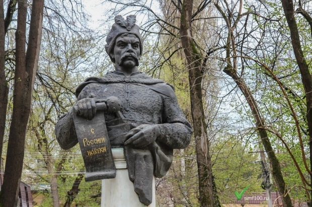 Возложение цветов к памятнику в Крыму считается экстремизмом