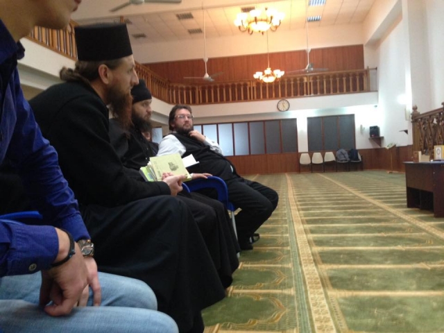 Стереотипы и мифы препятствуют сближению и совместному сотрудничеству: студенты православной академии посетили мечеть в Кишеневе