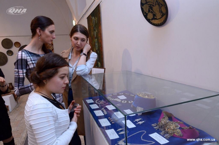Уникальная коллекция предметов крымскотатарского искусства представлена в Киеве