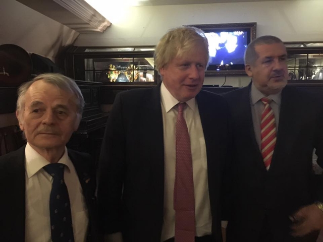 Голова МЗС Великої Британії зустрівся з лідерами кримських татар