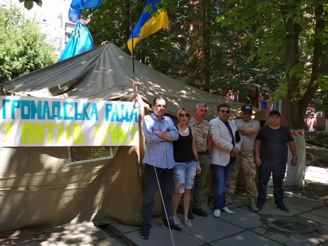 Активисты Херсонщины возмущены бездействием Представительства Президента в АР Крым