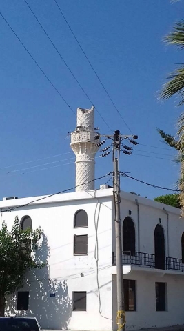 Землетрясение разрушило минарет старинной мечети