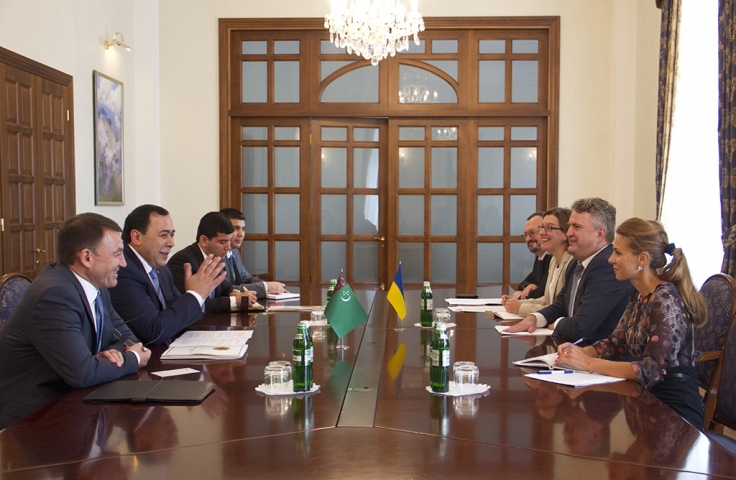 Україна й Туркменістан підтримують активний політичний діалог