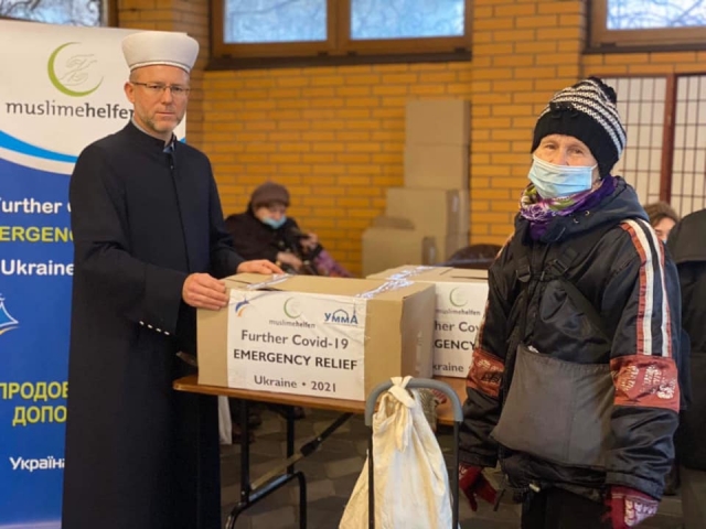 В Киевском ИКЦ раздали продуктовую помощь нуждающимся семьям —- на очереди еще несколько городов 