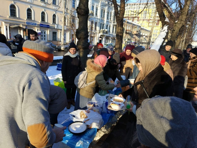 Мусульманки присоединились к акции волонтерской группы «Помоги бездомному»