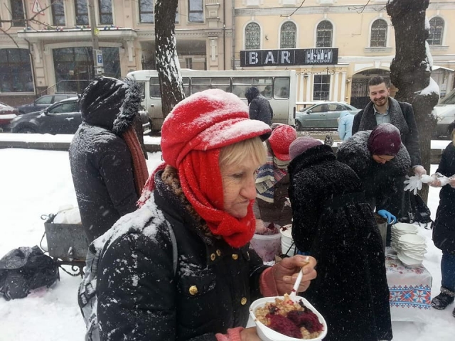 И в снег, и в дождь, и в мороз: волонтеры «Марьям» не оставляют нуждающихся без помощи