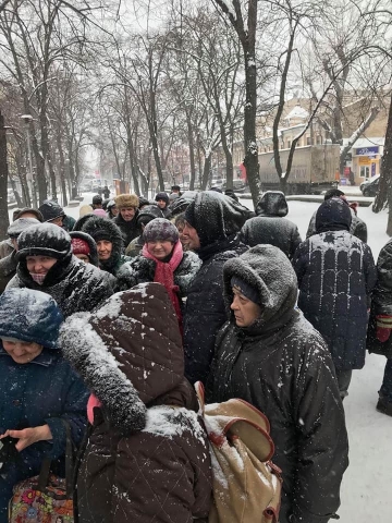 І в сніг, і в дощ, і в мороз: волонтерки «Мар’ям» не залишають нужденних без допомоги