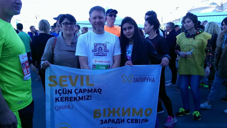 Духовний лідер українських мусульман взяв участь у марафоні заради допомоги кримськотатарській дівчині Севіль
