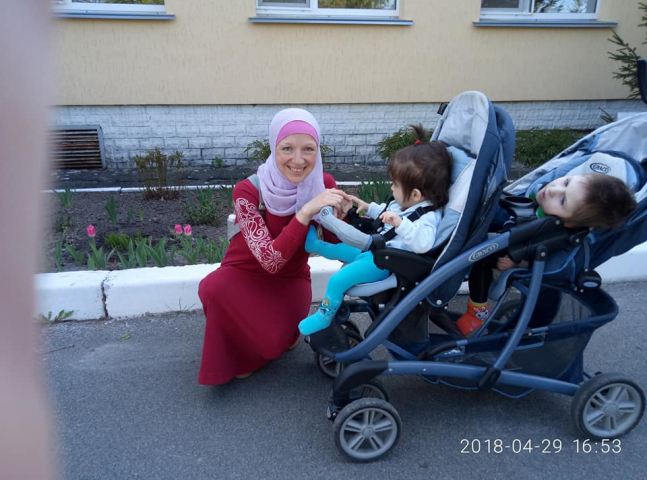 Субота і неділя — час візитів мусульманок до дитячих будинків
