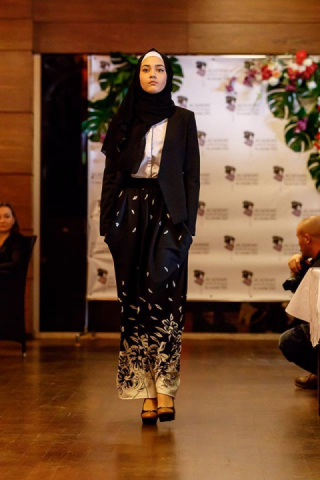 елегантна стриманість у колекціях мусульманського вбрання від дизайнера-мусульманки Катерини Євдокимової