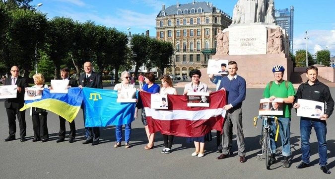 Ильми Умерова поддерживают во всем мире