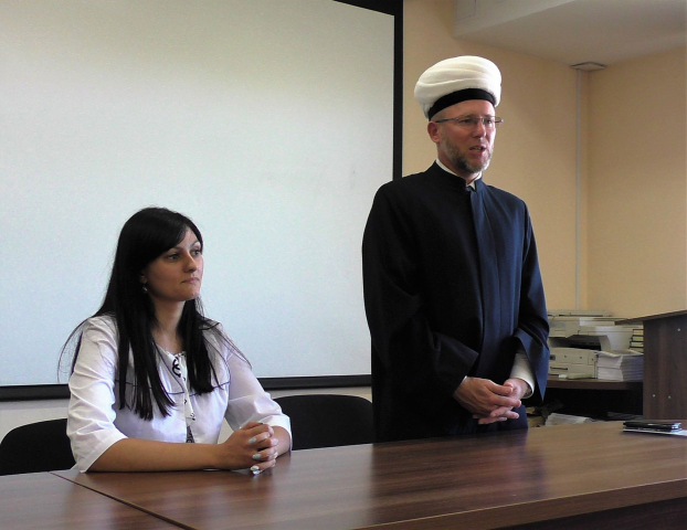 Мусульмане в ИКЦ г. Киева подписывали декларации с семейным врачом