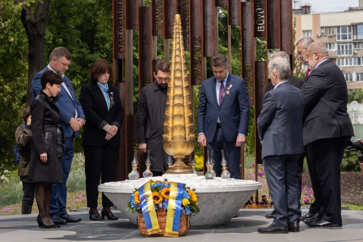 Як Україна вшанувала 81-шу річницю депортації кримськотатарського народу