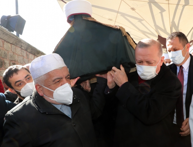 © АА: Туреччина попрощалася з відомим хадисознавець і муфассіром Мехметом Емінем Сарач