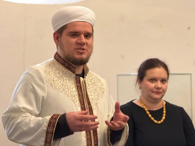У Золочівському замку відкрилася виставка «Книги, що пережили час. Корани»