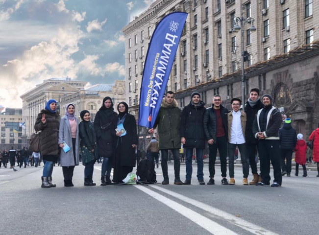 Киев,  Крещатик, еженедельная акция «Мухаммад — милость для человечества»