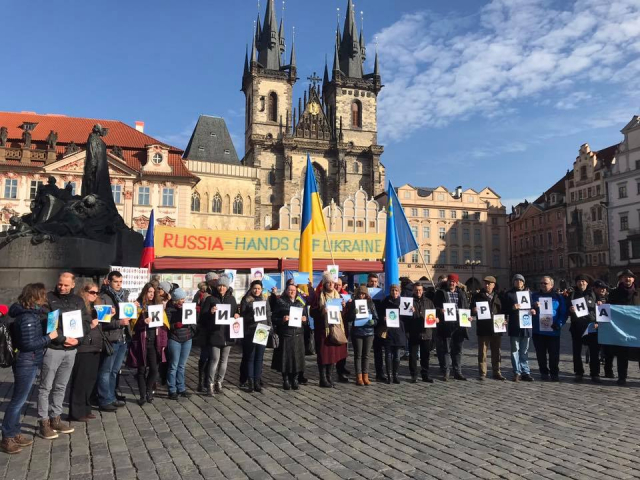 В Праге и Брюсселе прошли акции #LiberateCrimea