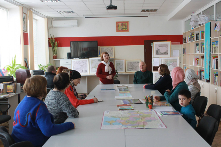 Нияра Мамутова продолжает знакомить запорожцев с крымскотатарским историей