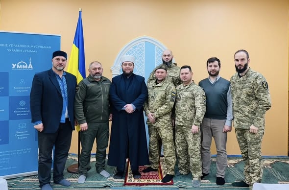 Чоловіки в Одесі перед умрою відвідують уроки з паломництва від муфтія Мурата Сулеймана Офіційна делегація українських військових-мусульман здійснила умру