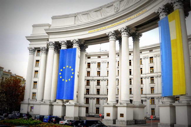 Украина гарантирует защиту и реализацию неотъемлемого права на самоопределение крымскотатарского народа, — заявление МИД