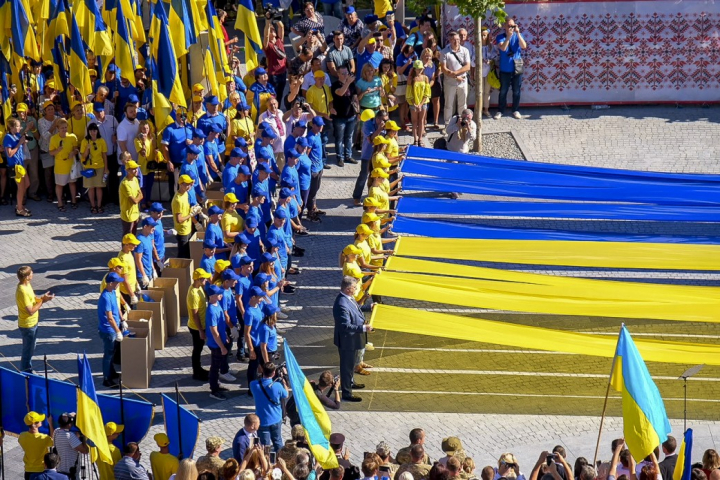 Украинские мусульмане на чествовании Государственного флага в Днепре