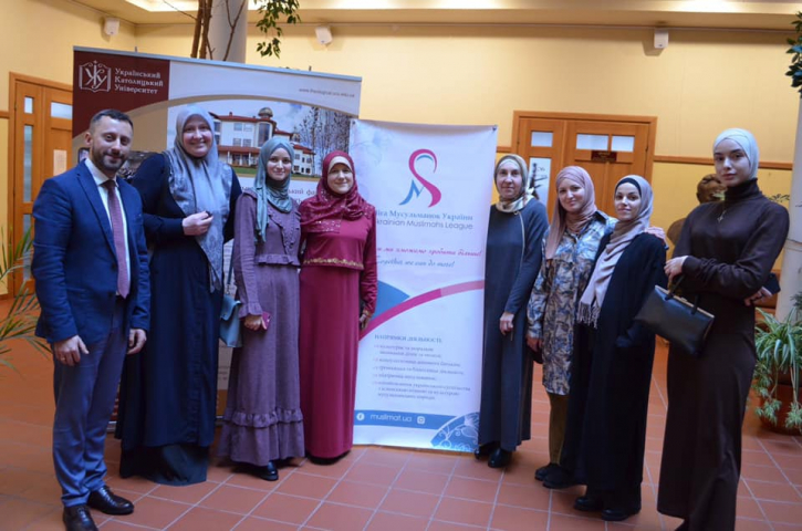 Київські мусульманки взяли участь у «круглому столі» «Роль жінки у збереженні релігійної ідентичності»