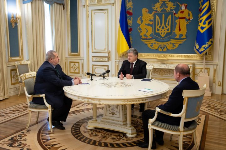 Петр Порошенко: «Государство должно обеспечить защиту украинцев и крымских татар на законодательном уровне»