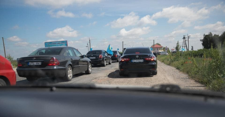 Херсонский региональный Меджлис 18 мая организовал автопробег, приуроченный ко Дню жертв депортации крымских татар. 