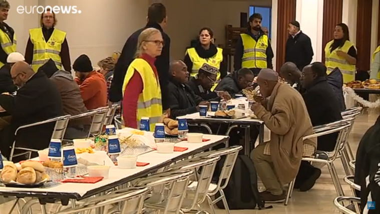 Мусульмани Лісабона організували різдвяну вечерю для християн-безхатьків