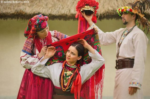 ©️uamodna: Український весільний обряд «розплітання нареченої»