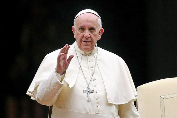 Папа Римский призвал католические приходы взять по одной семье беженцев