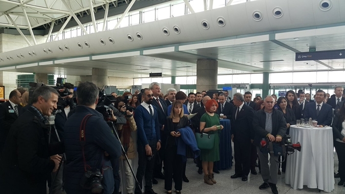 У турецькому аеропорту відкрили виставку «50 винаходів, які Україна подарувала світові»