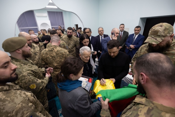 Володимир Зеленський узяв участь у президентському іфтарі та нагородив воїнів-мусульман