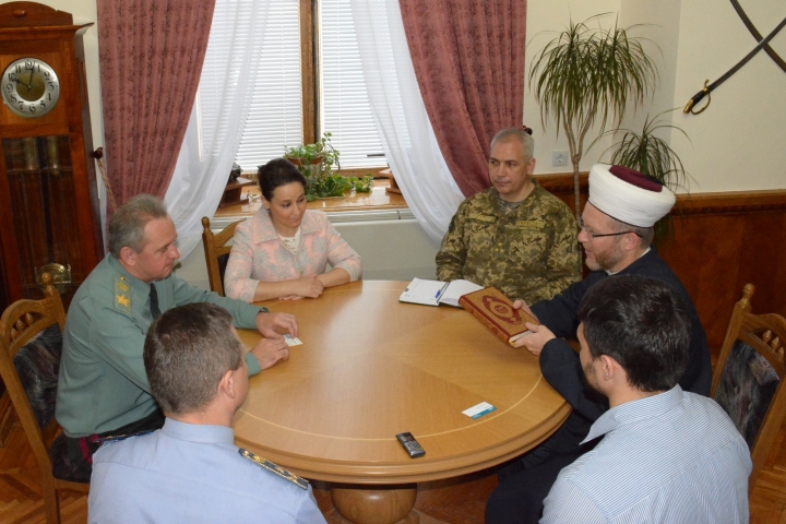 Встреча муфтия ДУМУ «Умма» с главнокомандующим ВСУ дала положительные результаты