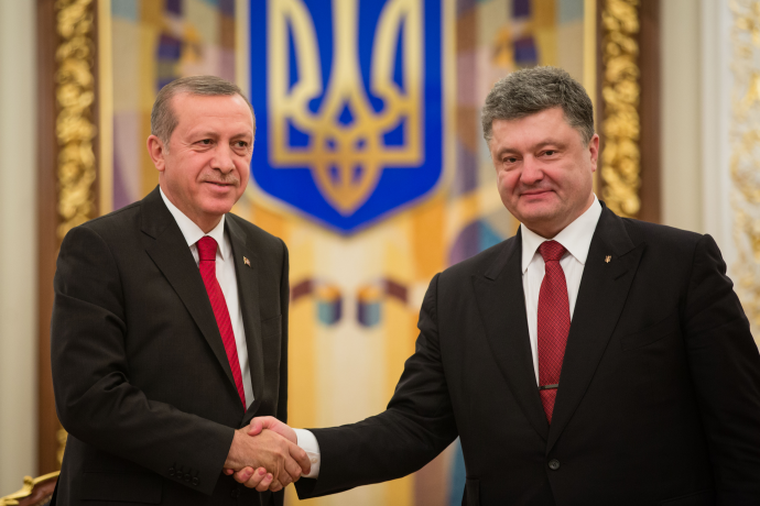Порошенко с Эрдоганом акцентируют внимание на недопустимости ущемления прав крымских татар