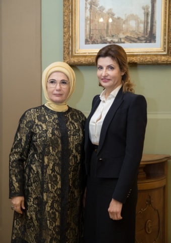 Марина Порошенко та Еміне Ердоган підтримуватимуть дітей кримських татар-переселенців