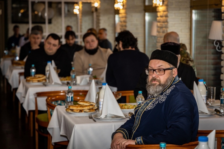 У Дніпрі вперше відбувся урочистий іфтар за участи представників влади, військових та наукової спільноти