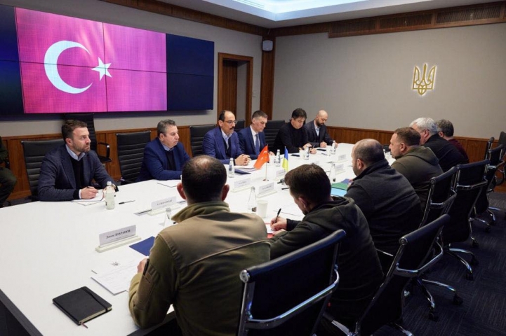 Киев посетили спикер президента и заместитель министра МИД Турции