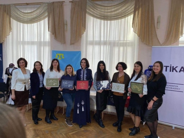 В Киеве подвели итоги курсов крымскотатарской вышивки