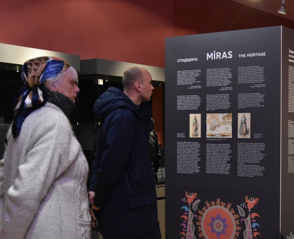 Уникальная выставка крымскотатарского ювелирного искусства и быта открылась в Киеве