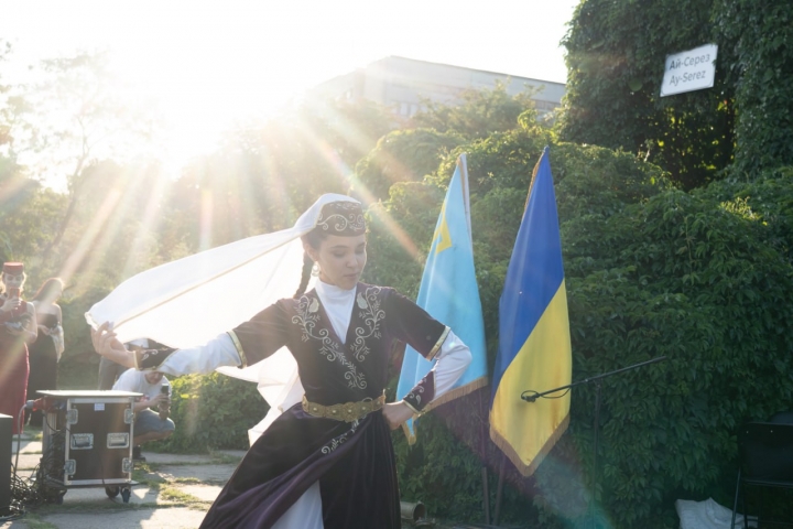 У Києві відсвяткували День корінних народів, перетворивши ботсад на маленький Крим