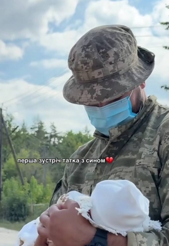 Відео зустрічі мусульманської родини зібрало сотні тисяч переглядів