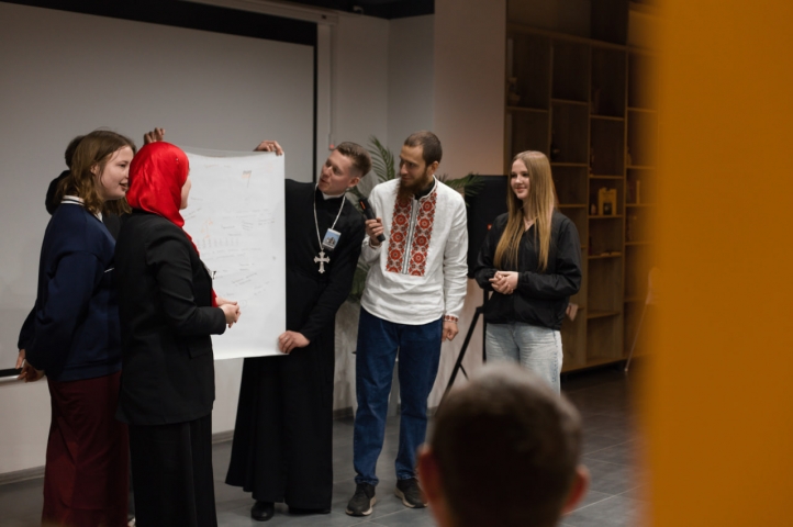 Міжрелігійний форум у Києві об’єднав молодь для діалогу та миру