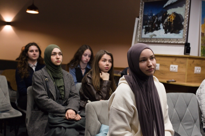 Міжрелігійний форум у Києві об’єднав молодь для діалогу та миру