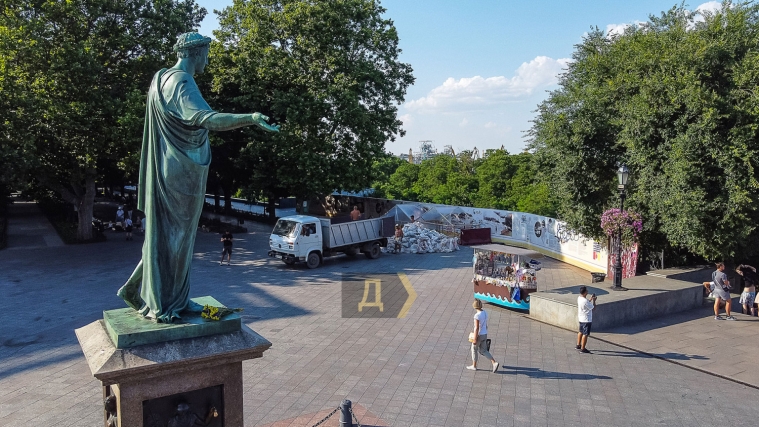 Среди археологическихї находок на Приморском бульваре — турецкие трубки XVIII века